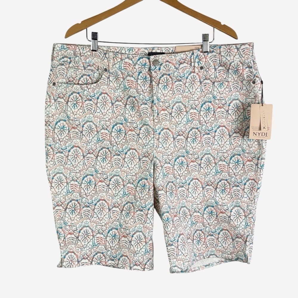 NYDJ Briella Denim Bermuda Shorts Sz 22W Dreamcatcher Print Lift Tuck 5 Pocket - Picture 2 of 13